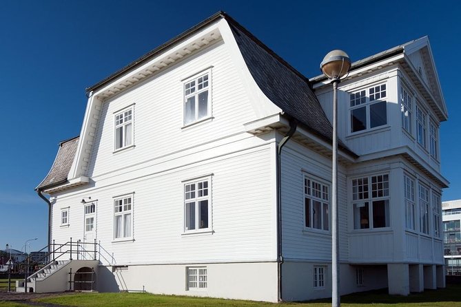 Reykjavik Sightseeing Tour - Stop 6 at Perlan: The 360-Degree Finale