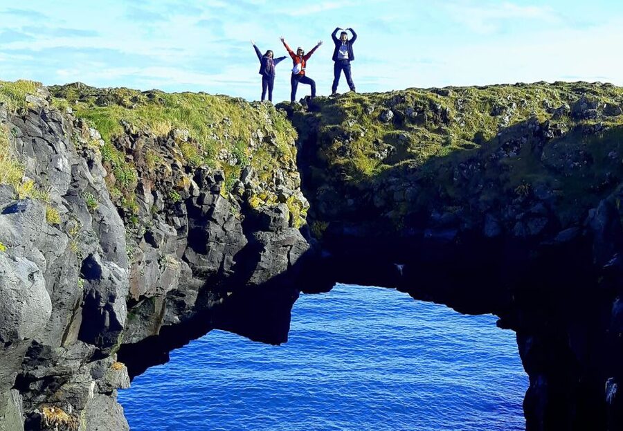 Reykjavik: Small-Group Snæfellsnes Day Trip - Djúpalónssandur black beach and the lifting stones challenge
