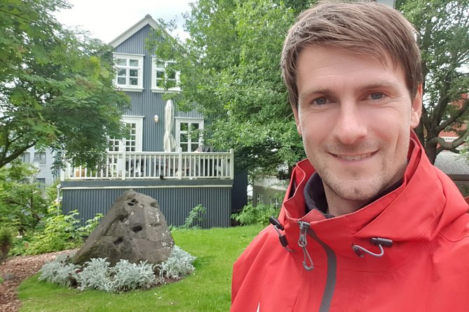 Reykjavík Small group Walking Tour - by CityWalk - Arnarholl and Ingólfur Arnarson, the Viking founder story