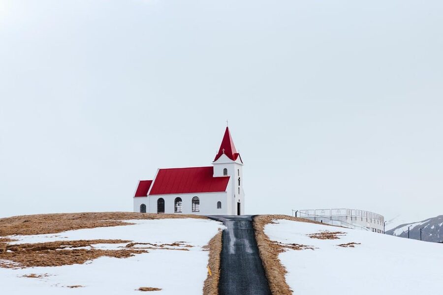Reykjavik: Snæfellsnes Day Trip with Vatnshellir Lava Cave - The guide quality is the real multiplier