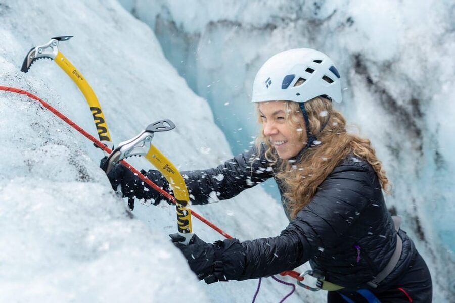 Reykjavík: Sólheimajökull Glacier Hike & Ice Climbing Intro - Why Sólheimajökull makes ice climbing feel doable