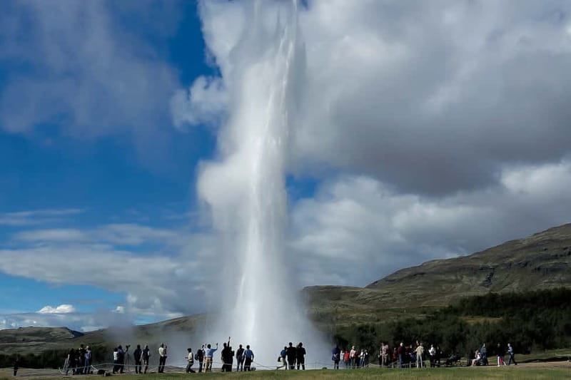 Reykjavik: The Golden Circle Full-Day Tour - Guide style and audio tools, how the information stays useful