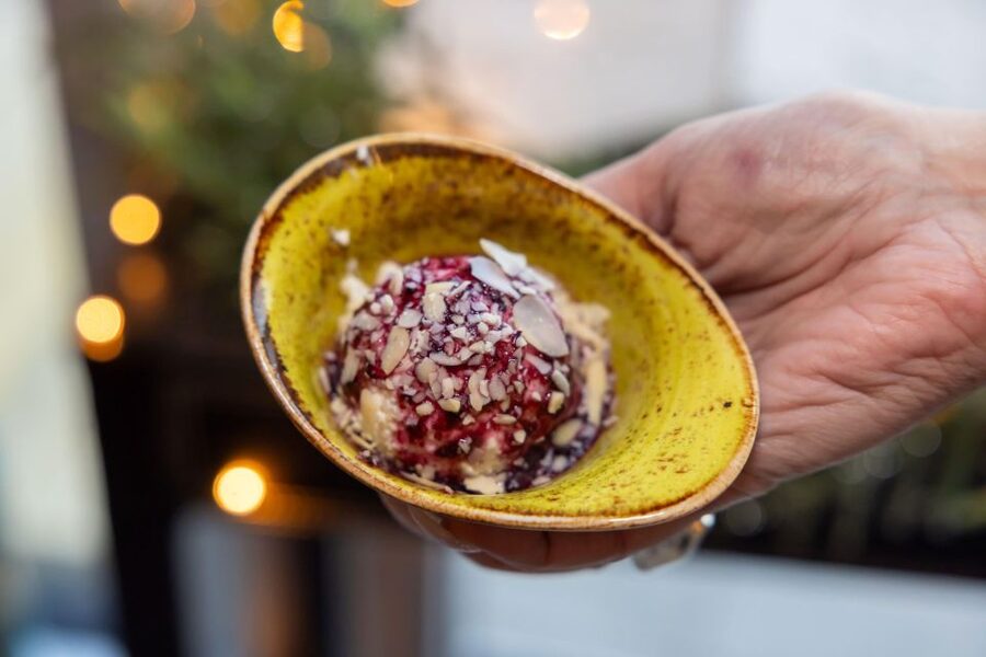 Reykjavik: The Icelandic Sweet Tooth Tour - The First Sweet Stop: Baka Baka and the Kleina Starting Point