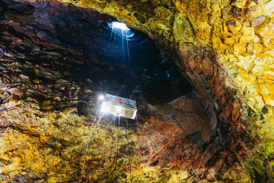 Reykjavik: Thrihnukagigur Volcano Guided Hiking Day Trip - One of Earths rare magma-chamber descents