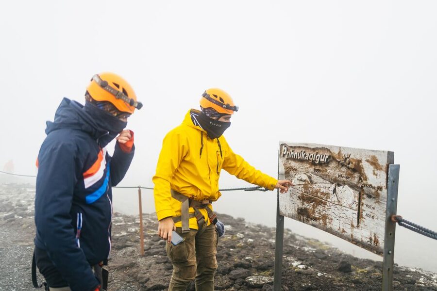 Reykjavik: Thrihnukagigur Volcano Guided Hiking Day Trip - The crater break: photos, coffee, and wildlife chances