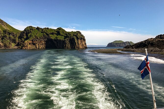 Reykjavik - Westman Islands (Bus transfer to Landeyjahöfn) - The ride itself: Wi-Fi, A/C, and a small-group feel