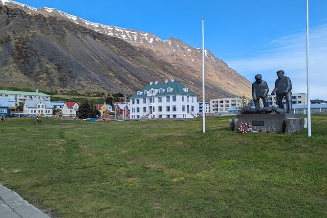 Self-Guided Tour of Ísafjörður: Art, History, and Architecture - Sjúkrahúsið, the old hospital: architecture you can read while you walk
