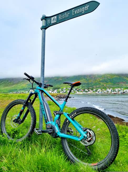 Siglufjörður: E-Mountain Bike Tour with Guide - Getting oriented at Sóti Office, then riding with confidence