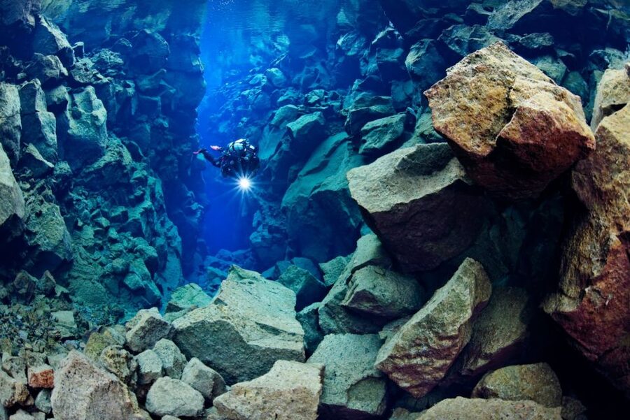 Silfra: Diving Between Tectonic Plates - Key takeaways before you book