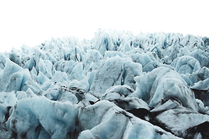 Skaftafell: 4h Small Group Glacier Hike with Guide and Transfer - Food, water, and clothing: small choices that help you enjoy the ice