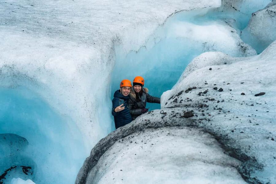 Skaftafell: Blue Ice Maze Glacier Hike on Vatnajökull - The itinerary in plain terms, from booking hut to the maze