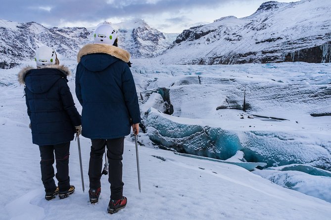 Skaftafell Glacier Hike – Small Group Trek on Vatnajökull - The glacier walk on Falljokull: blue-ice steps, crevasses, and guide-led control