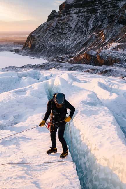 Skaftafell: Glacier XTreme - Hike & Ice Climbing Adventure - The glacier hike portion: going higher, dealing with rough terrain