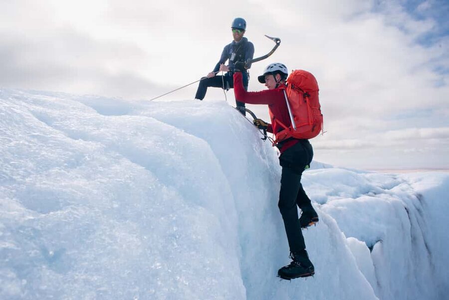 Skaftafell: Glacier XTreme - Hike & Ice Climbing Adventure - Safety with a small group, and why the guide makes the difference
