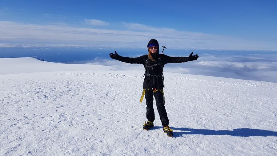 Skaftafell: Hvannadalshnjúkur Glacier Guided Hike - What the guide provides, and what they expect from you