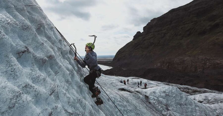 Skaftafell National Park: Falljokull Ice Climb and Hike - Meeting Troll Expeditions Skaftafell and Getting Kitted Up