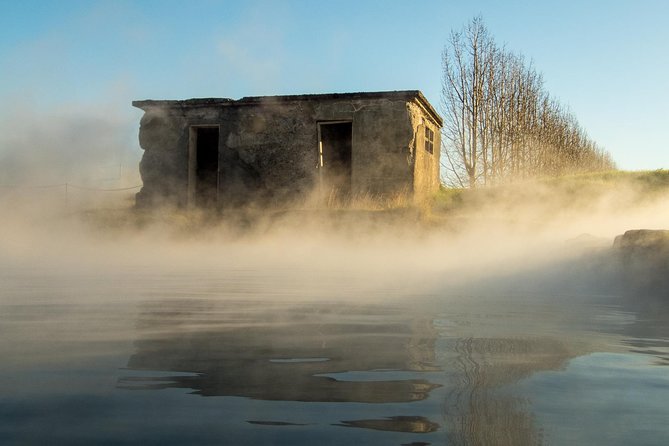 Skip the Line: Secret Lagoon Entrance Ticket - Facilities that make a cold-weather soak actually enjoyable