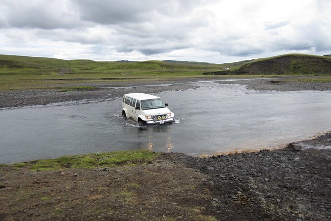 Small Group Day Tour to Lakagigar volcano by Super Jeep from Klaustur - Fagrifoss Waterfall: A 20-Minute Stop That Helps Break Up the Day