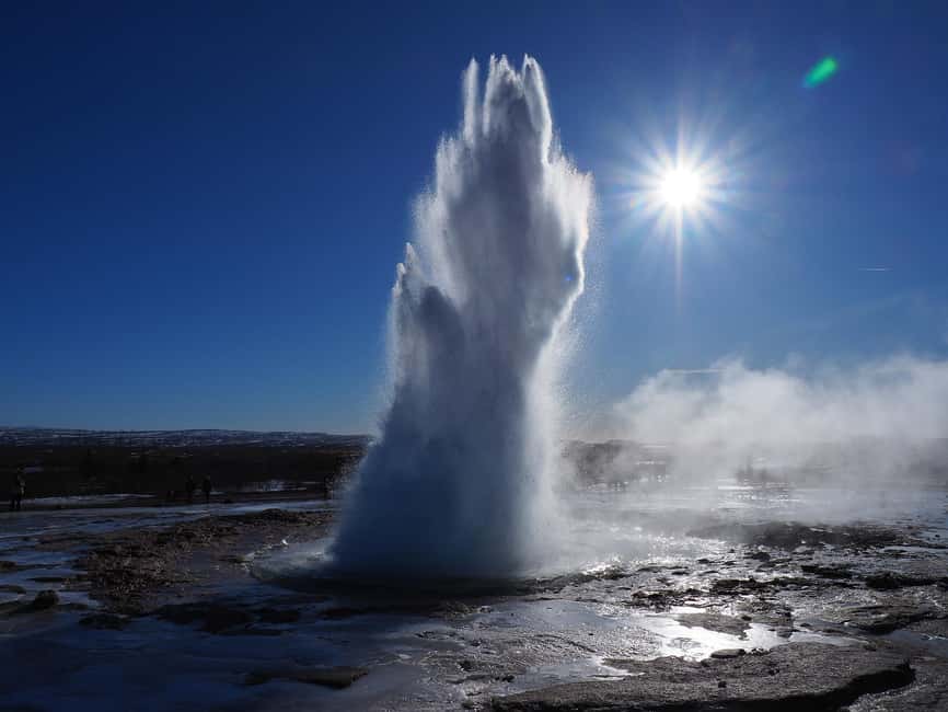 Small Group Golden Circle Tour w/ Kerid & Tomato Farm Visit - Key Things You’ll Notice On This Day
