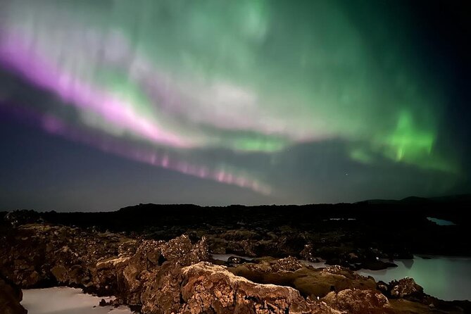 Small group Hunting for the Northern Lights in Reykjavík engrus - Aurora Reykjavik stop: what you gain before you go chasing the sky