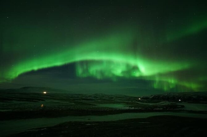 Small group Hunting for the Northern Lights in Reykjavík engrus - The guide factor: Russian storytelling, safe driving, and real comfort