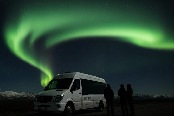 Small-Group Tour: Northern Lights with Photos & Hot Chocolate - Aurora in Iceland, made simple from Reykjavik