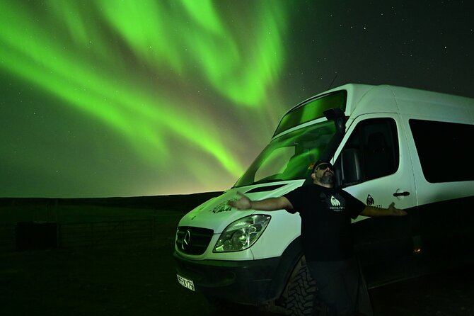 Small-Group Tour: Northern Lights with Photos & Hot Chocolate - Photos under the aurora: what is included, and what to verify