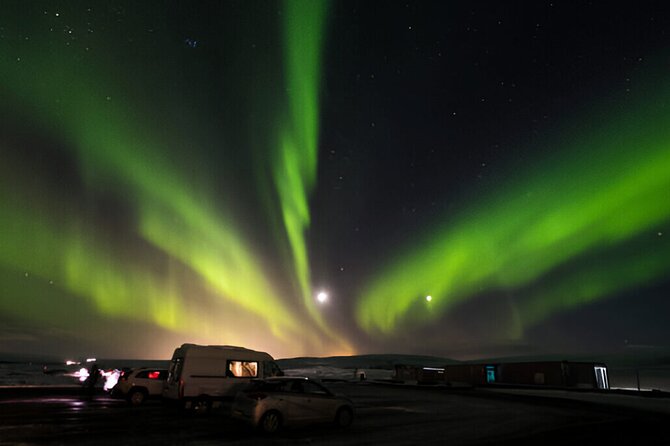 Small-Group Tour: Northern Lights with Photos & Hot Chocolate - Price and value: why $126.43 can be a good deal