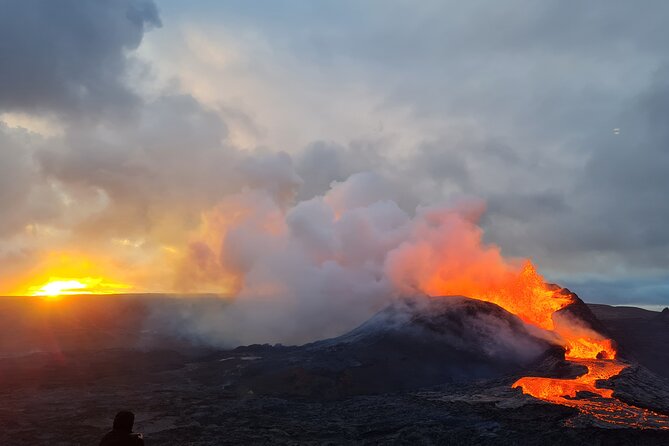 Small Group Volcano Hike with a Professional Geologist - Should You Book This Small-Group Volcano Hike?