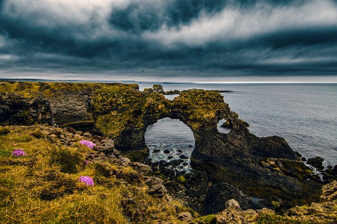 Snaefellsnes Peninsula Tour with Hvammsvik hotsprings bath - Grundarfjörður and Kirkjufell: the north-coast photo stop with Viking echoes