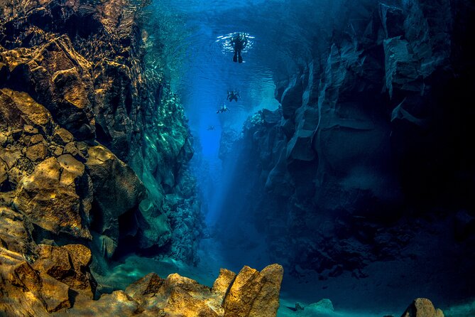 Snorkel the Silfra Fissure-Meet on Location (Free Photos & Cocoa) - Key highlights to look for