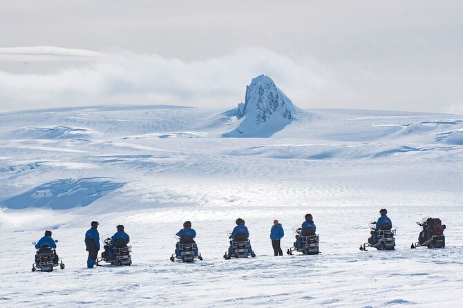 Snowmobile tour on Vatnajökull - Skalafellsjökull first stop: where the view does the talking