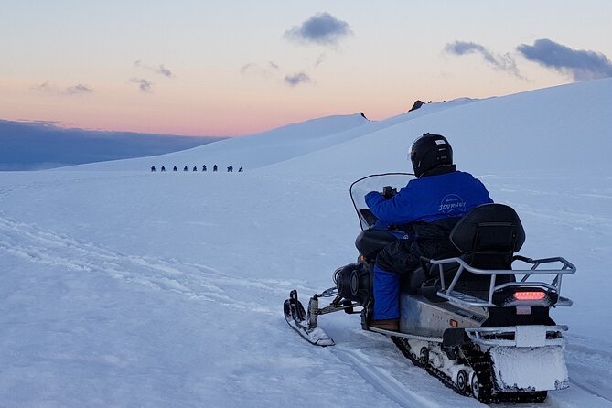 Snowmobile tour on Vatnajökull - Vatnajökull on snowmobile: what the thrill really feels like