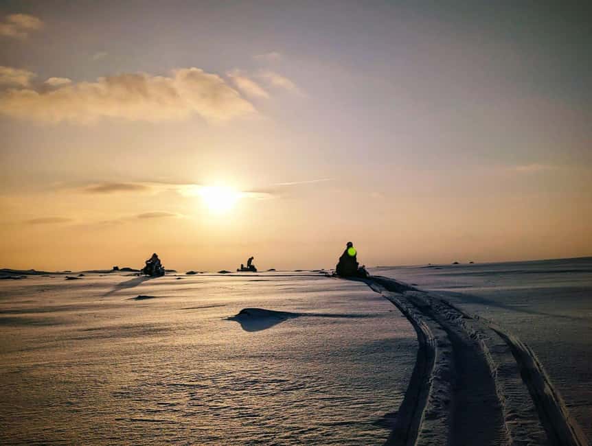 Snowmobiling on Eyjafjallajökull – The Summit of Adventure - Stops on the glacier, photos, and the moments between speed