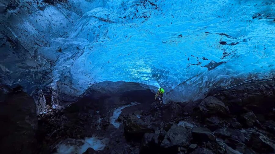 Sólheimajökull: Glacier Hike and Ice Cave Tour - Who Should Book This Glacier Hike