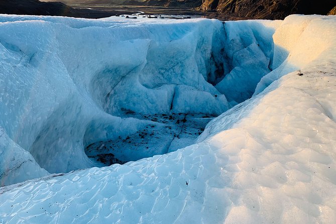 Sólheimajökull Ice Climbing and Glacier Walk - Ice climbing on the wall, what the coaching should feel like