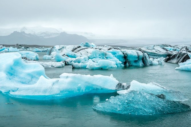 South Coast and Glacier Lagoon - Private - Stop 1: Seljalandsfoss and Gljúfurbúi, Two Waterfalls Close Together