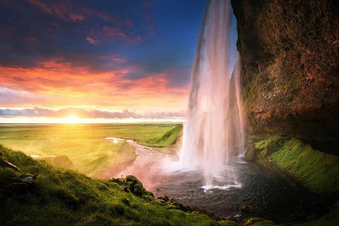 South Coast Summer Day Tour by Minibus from Reykjavik - Vík town break: a real pause, not just a photo stop
