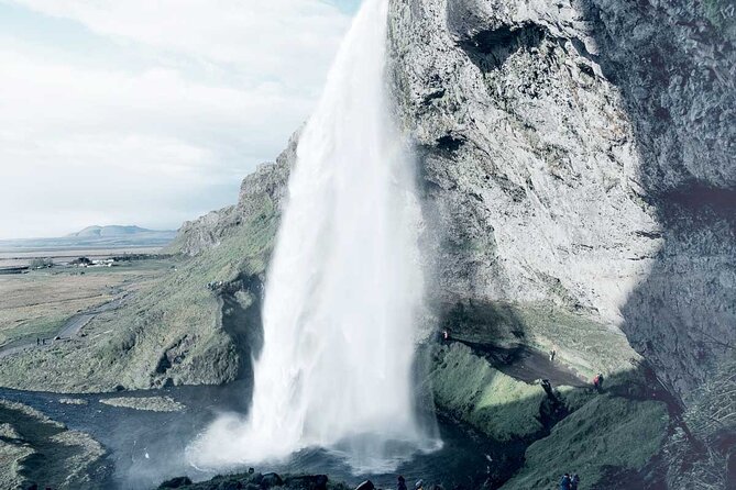 South Coast Waterfalls Vík and Lava Show Tour From Reykjavík - Vík village time: black sand, sea stacks, and a church with big views