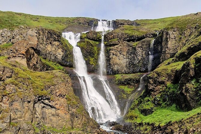 Stuðlagil Canyon and Vök Baths Day Tour - Who this tour suits best in East Iceland