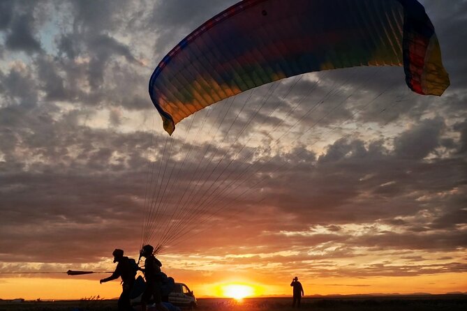 Tandem Paragliding over the Rugged Lava Fields at Blue Mountains - Key things to know before you go