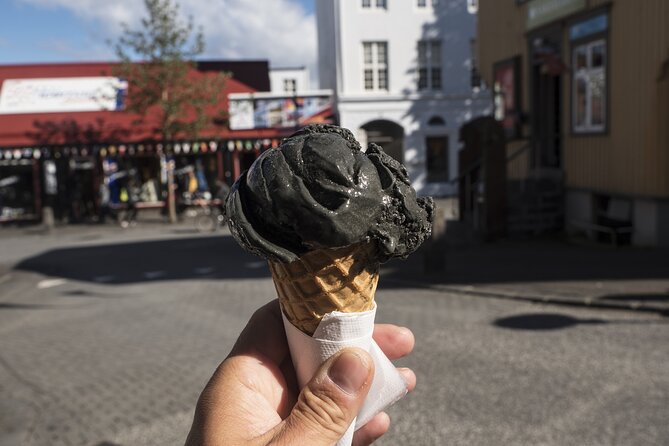 The Icelandic Sweet Tooth Tour - Ísbúðin litla Valdís: ice cream even when it feels cold