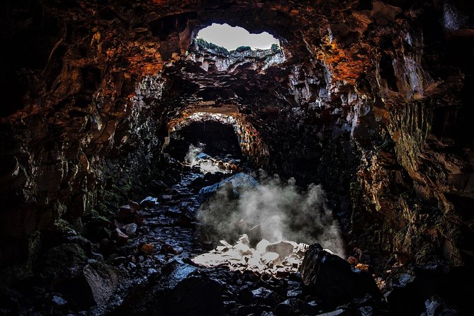 The Lava Tunnel Tour - Raufarhólshellir - What the lava tunnel feels like at “lights out” time