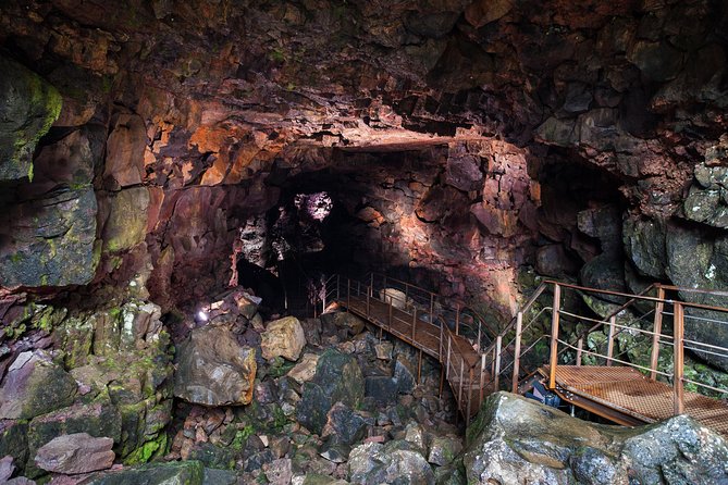 The Lava Tunnel Tour with Transfer from Reykjavik - Gear and footwear: what the tour provides, and what you should bring anyway