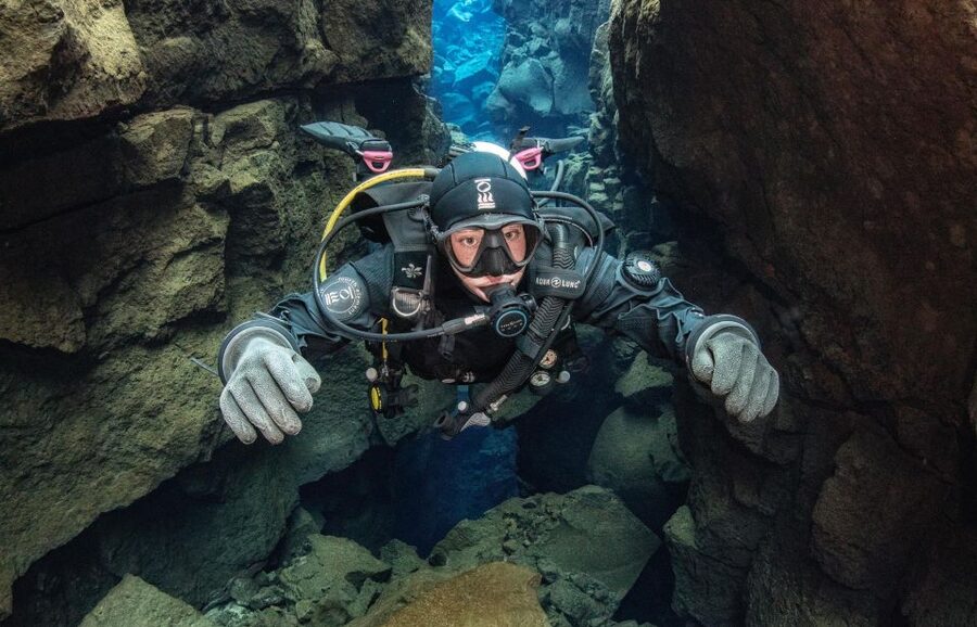 Thingvellir: Silfra Fissure Diving with Optional Pickup - Gear and briefing: what you get and how to prep