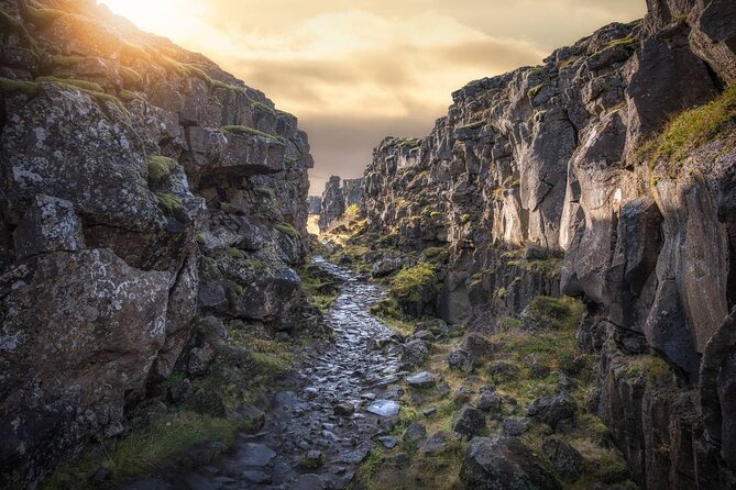 Unique Private Golden Circle, Secret Lagoon & Friðheimar Tour - Þingvellir National Park: where Europe and North America meet