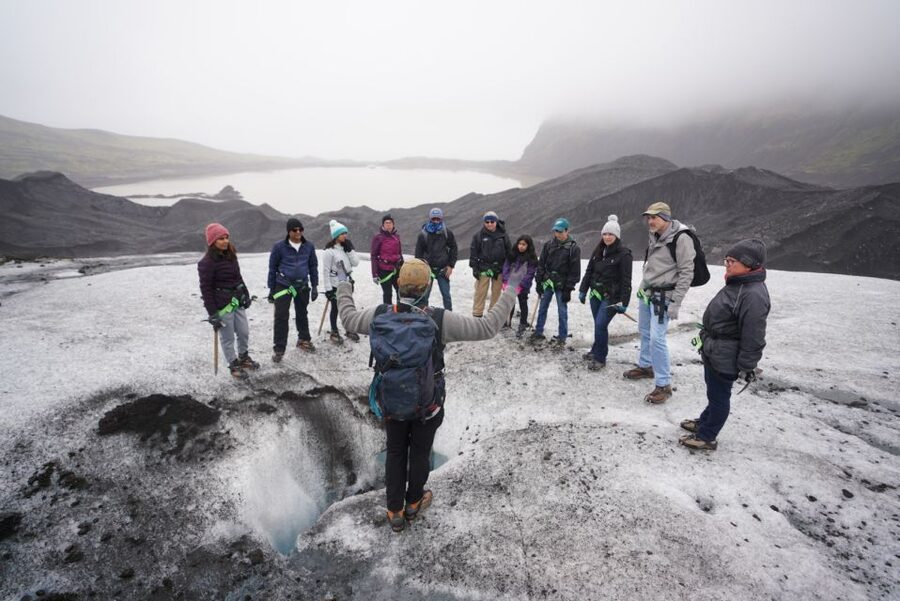Vatnajökull: Short Glacier Encounter Walk with 4x4 Transfer - Meeting at Freysnes, then rolling to the glacier edge by 4x4