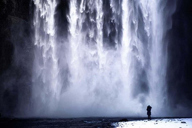 Winter South Coast Day Tour by Minibus from Reykjavik - The vehicle experience: small group comfort in cold weather
